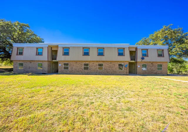 Photo 4 of House for sale at 1316 N Mary St, Comanche, TX 76442 | MLS# 21343318 | Listing updated on 2026-07-28