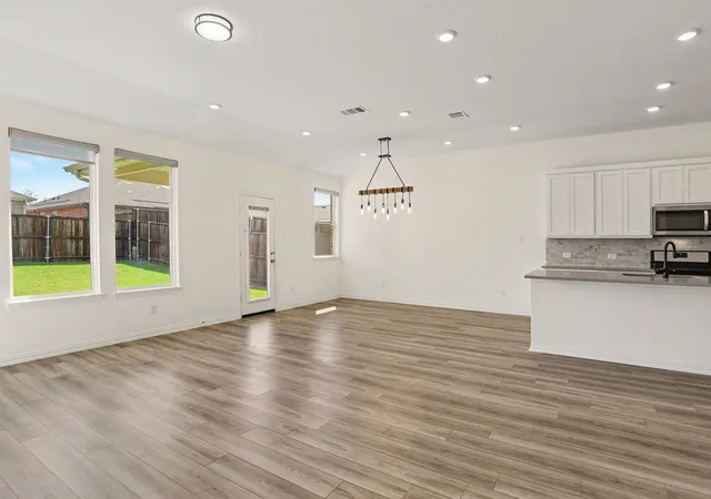 Photo 4 of Single family home for sale at 1852 Everglades Dr, Forney, TX 75126 | MLS# 21342251 | Listing updated on 2026-09-12