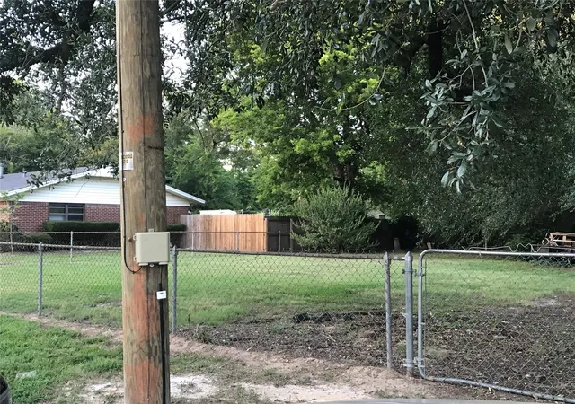 Photo 3 of Single family home for sale at 1001 College St, Sulphur Springs, TX 75482 | MLS# 21343305 | Listing updated on 2026-07-28