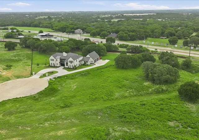 Photo 3 of Sale Pending at 1109 Vera Ct, Argyle, TX 76226 | MLS# 21343381 | Listing updated on 2026-09-23