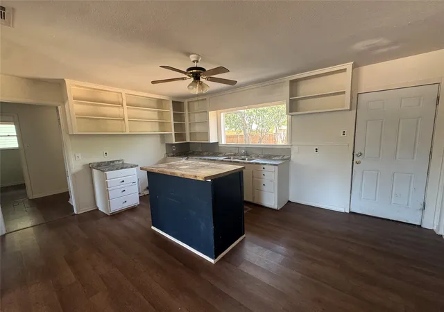 Photo 2 of Single family home for sale at 802 Westmoreland St, Abilene, TX 79603 | MLS# 21340163 | Listing updated on 2026-09-08