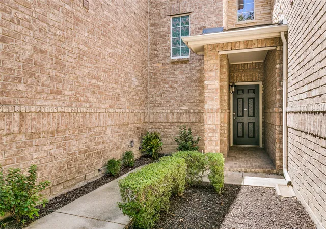 Photo 3 of Townhouse for sale at 2968 Muirfield Dr, Lewisville, TX 75067 | MLS# 21341456 | Listing updated on 2026-09-14