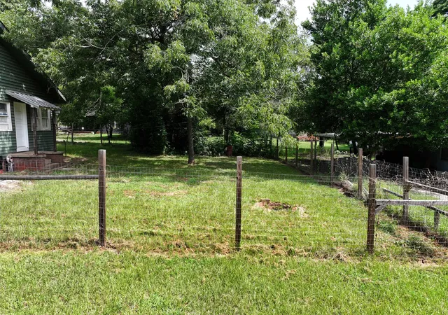Photo 30 of Single family home for sale at 402 N Market St, Grapeland, TX 75844 | MLS# 21343397 | Listing updated on 2026-09-10