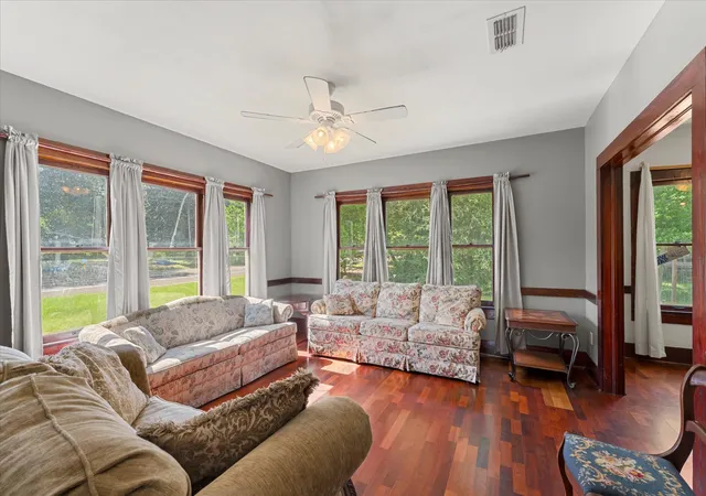 Photo 4 of Sale Pending at 402 N Market St, Grapeland, TX 75844 | MLS# 21343397 | Listing updated on 2026-09-25