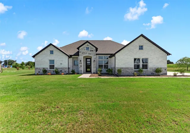 Photo 1 of Single family home for sale at 1209 Deerfield Dr, Wills Point, TX 75169 | MLS# 21340990 | Listing updated on 2026-07-28