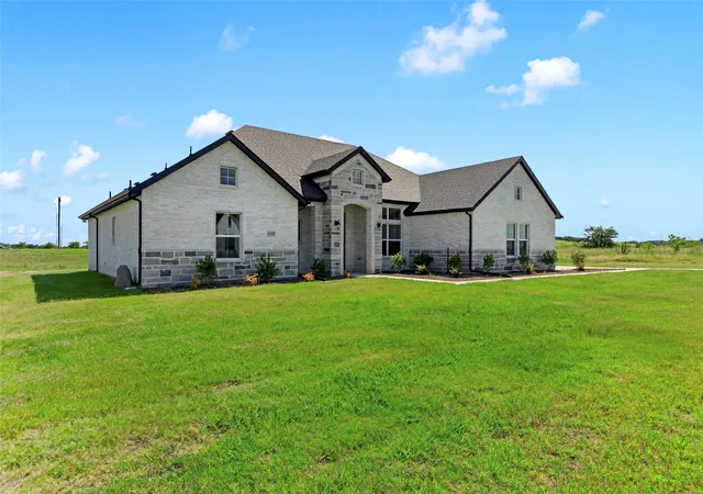 Photo 2 of Single family home for sale at 1209 Deerfield Dr, Wills Point, TX 75169 | MLS# 21340990 | Listing updated on 2026-07-28