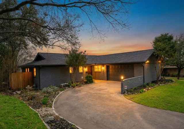 Photo 1 of Single family home for sale at 6525 Dakar Rd W, Fort Worth, TX 76116 | MLS# 21343447 | Listing updated on 2026-07-28