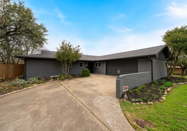Photo 2 of Single family home for sale at 6525 Dakar Rd W, Fort Worth, TX 76116 | MLS# 21343447 | Listing updated on 2026-07-28