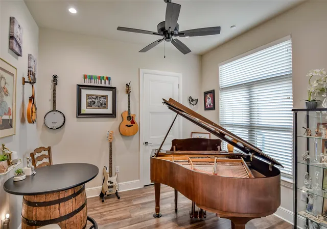 Photo 4 of Single family home for sale at 8021 White Dr, Granbury, TX 76049 | MLS# 21343351 | Listing updated on 2026-10-02