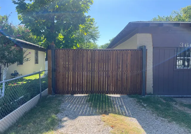 Photo 1 of Sale Pending at 366 S St Augustine Dr, Dallas, TX 75217 | MLS# 21343480 | Listing updated on 2026-09-08