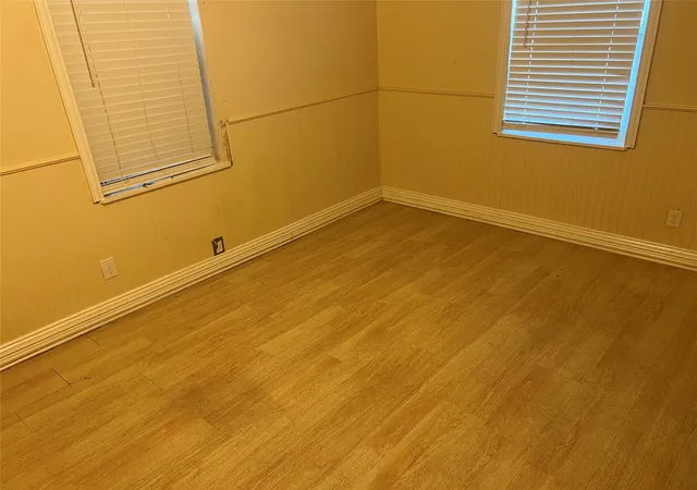 Photo 4 of Sale Pending at 366 S St Augustine Dr, Dallas, TX 75217 | MLS# 21343480 | Listing updated on 2026-09-08