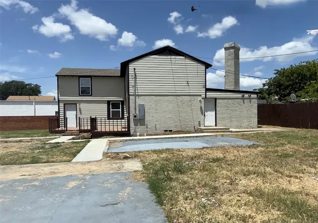 Single family home for sale at 7629 Military Pkwy, Dallas, TX 75227 | MLS# 21342553