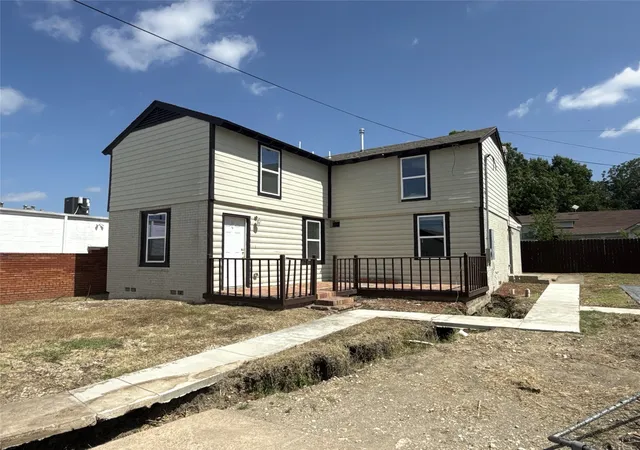 Photo 1 of Single family home for sale at 7629 Military Pkwy, Dallas, TX 75227 | MLS# 21342553 | Listing updated on 2026-09-10