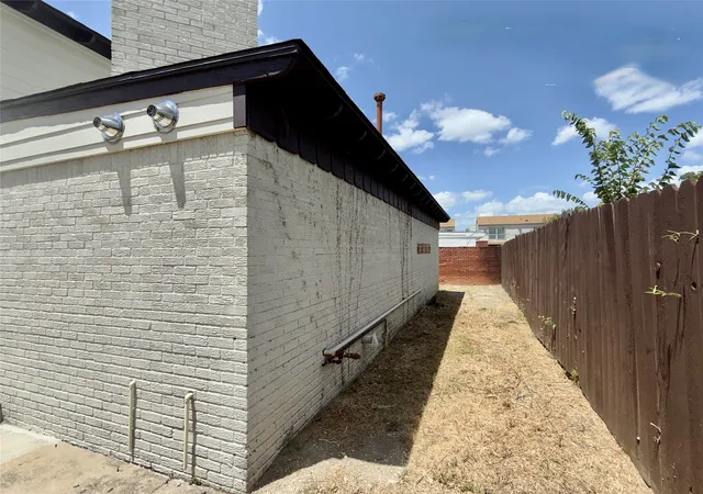 Photo 3 of Single family home for sale at 7629 Military Pkwy, Dallas, TX 75227 | MLS# 21342553 | Listing updated on 2026-09-10
