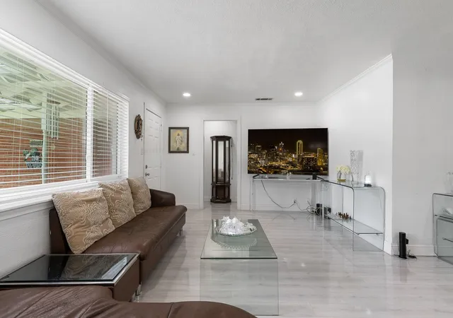 Photo 3 of Single family home for sale at 2546 Havenhurst St, Dallas, TX 75234 | MLS# 21342882 | Listing updated on 2026-07-28