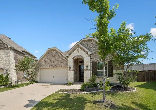 Photo 2 of Single family home for sale at 3935 Wind Cave Bnd, Irving, TX 75063 | MLS# 21343539 | Listing updated on 2026-07-29