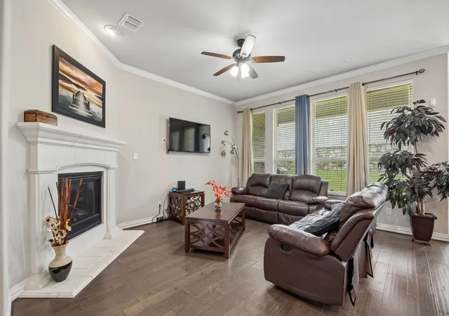 Photo 4 of Single family home for sale at 3935 Wind Cave Bnd, Irving, TX 75063 | MLS# 21343539 | Listing updated on 2026-07-29