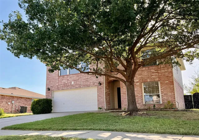Photo 2 of Single family home for sale at 1313 Dakota Trl, Krum, TX 76249 | MLS# 21343569 | Listing updated on 2026-07-29