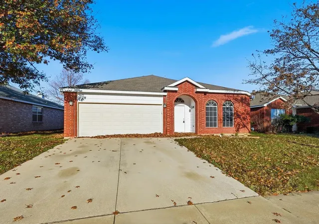 Photo 1 of Single family home for sale at 1048 Harriman Dr, Saginaw, TX 76131 | MLS# 21343582 | Listing updated on 2026-08-01