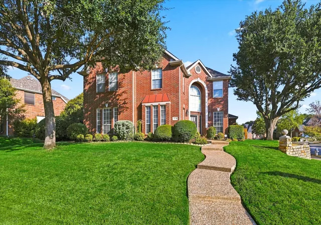 Photo 3 of Sale Pending at 2009 Whitefish Ct, Denton, TX 76210 | MLS# 21343038 | Listing updated on 2026-09-12