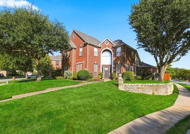 Photo 3 of Sale Pending at 2009 Whitefish Ct, Denton, TX 76210 | MLS# 21343038 | Listing updated on 2026-09-12