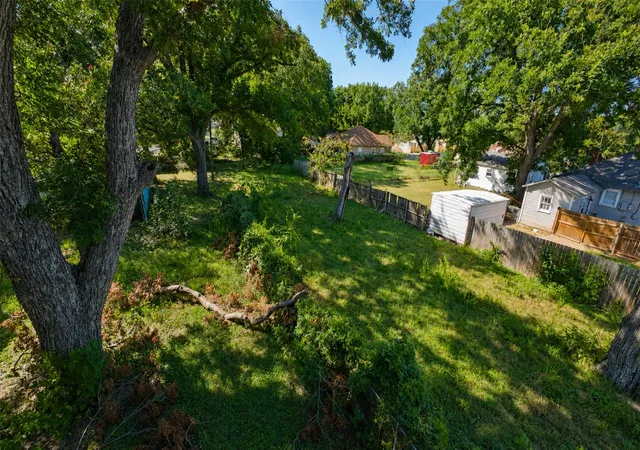 Photo 3 of Land for sale at 810 Rusk St, Waco, TX 76704 | MLS# 21339650 | Listing updated on 2026-07-29
