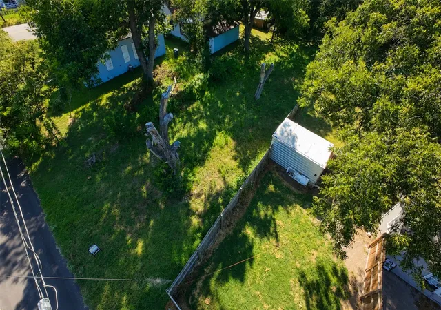Photo 4 of Land for sale at 810 Rusk St, Waco, TX 76704 | MLS# 21339650 | Listing updated on 2026-07-29