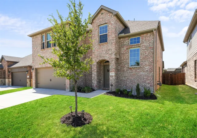 Photo 2 of Single family home for sale at 10608 Plumlee Ln, Aubrey, TX 76227 | MLS# 21343057 | Listing updated on 2026-09-14