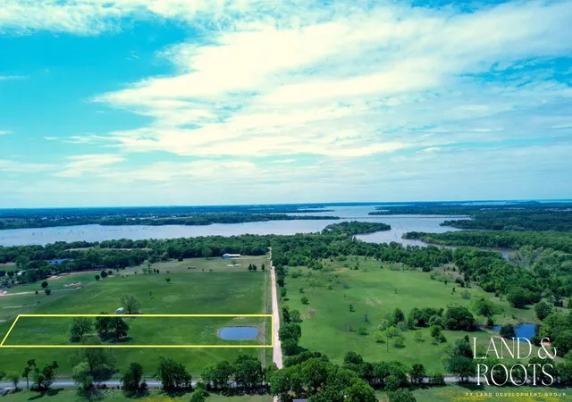 Photo 2 of Single family home for sale at 1500 Pop Noah Rd, Collinsville, TX 76233 | MLS# 21343727 | Listing updated on 2026-07-29