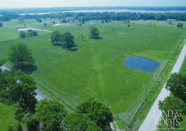 Photo 3 of Single family home for sale at 1500 Pop Noah Rd, Collinsville, TX 76233 | MLS# 21343727 | Listing updated on 2026-07-29