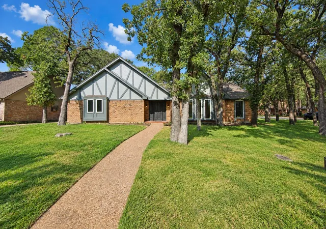 Photo 1 of Single family home for sale at 1409 Colony Dr, Irving, TX 75061 | MLS# 21343753 | Listing updated on 2026-09-12