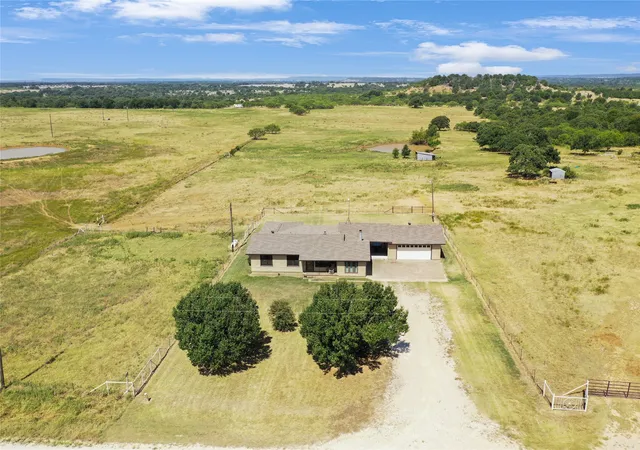 Photo 2 of Single family home for sale at 6551 Crooked Creek Rd, Jacksboro, TX 76458 | MLS# 21343697 | Listing updated on 2026-07-29
