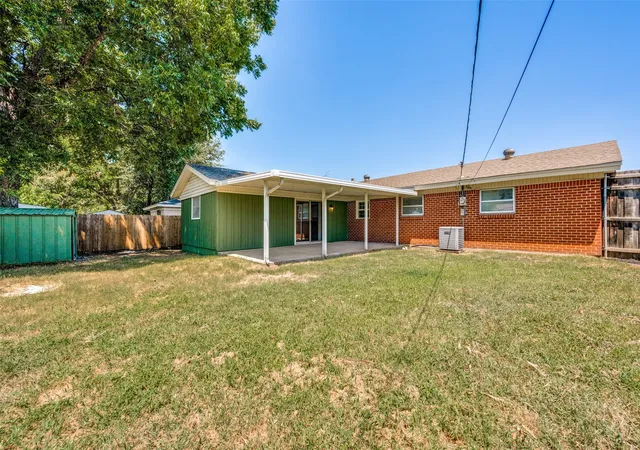 Photo 21 of Single family home for sale at 613 Whitener Rd, Euless, TX 76040 | MLS# 21343782 | Listing updated on 2026-09-11