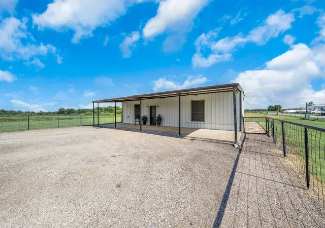 Photo 3 of Single family home for sale at 8505 Interstate Hwy 30, Cumby, TX 75433 | MLS# 21343790 | Listing updated on 2026-07-29