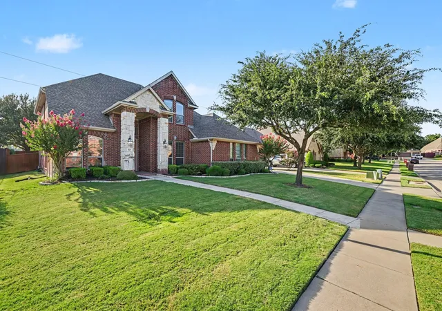 Photo 2 of Single family home for sale at 221 Chapel Hill Dr, Prosper, TX 75078 | MLS# 21343571 | Listing updated on 2026-09-11