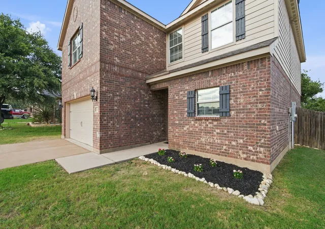 Photo 2 of Sale Pending at 177 Buffalo Ridge Dr, Newark, TX 76071 | MLS# 21343780 | Listing updated on 2026-09-18
