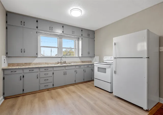 Photo 4 of Single family home for sale at 403 S 5Th St, Rosebud, TX 76570 | MLS# 21343808 | Listing updated on 2026-07-29