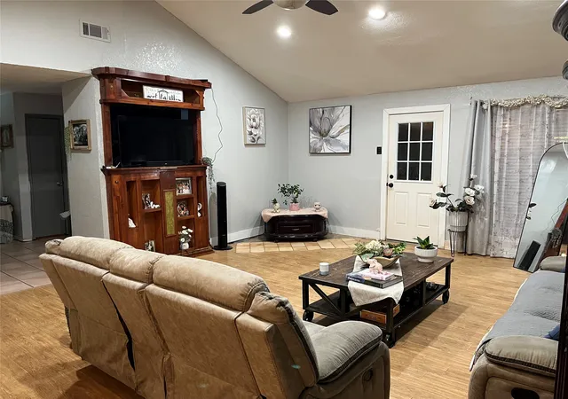 Photo 3 of Single family home for sale at 3001 Colony Dr, Mesquite, TX 75150 | MLS# 21343197 | Listing updated on 2026-08-02