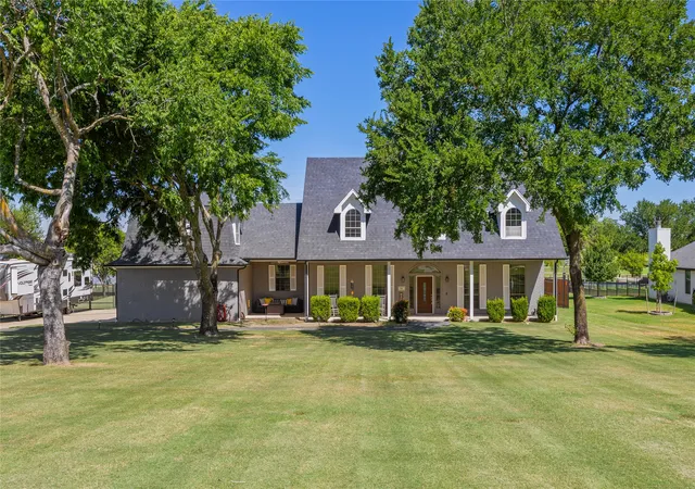 Photo 2 of Sale Pending at 141 Creekview Ln, Crandall, TX 75114 | MLS# 21343844 | Listing updated on 2026-09-27