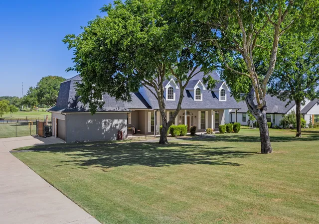 Photo 3 of Sale Pending at 141 Creekview Ln, Crandall, TX 75114 | MLS# 21343844 | Listing updated on 2026-09-27