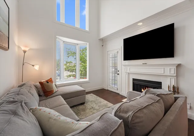 Photo 3 of Condo for sale at 4034 Rawlins St #101, Dallas, TX 75219 | MLS# 21341554 | Listing updated on 2026-09-14