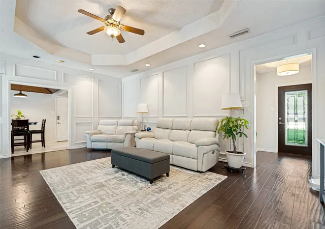 Photo 4 of Sale Pending at 226 Oakwood Dr, Lancaster, TX 75146 | MLS# 21343864 | Listing updated on 2026-09-15