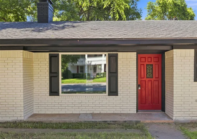 Photo 3 of Single family home for sale at 209 S Austin St, De Leon, TX 76444 | MLS# 21343928 | Listing updated on 2026-09-14