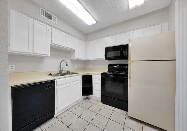 Photo 3 of Condo for sale at 4748 Old Bent Tree Ln #803, Dallas, TX 75287 | MLS# 21336363 | Listing updated on 2026-09-24