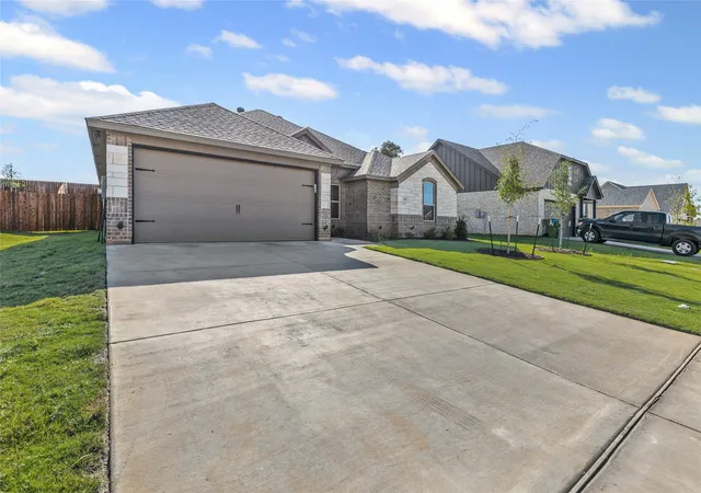 Photo 3 of Single family home for sale at 620 Jameson St, Springtown, TX 76082 | MLS# 21343321 | Listing updated on 2026-07-29