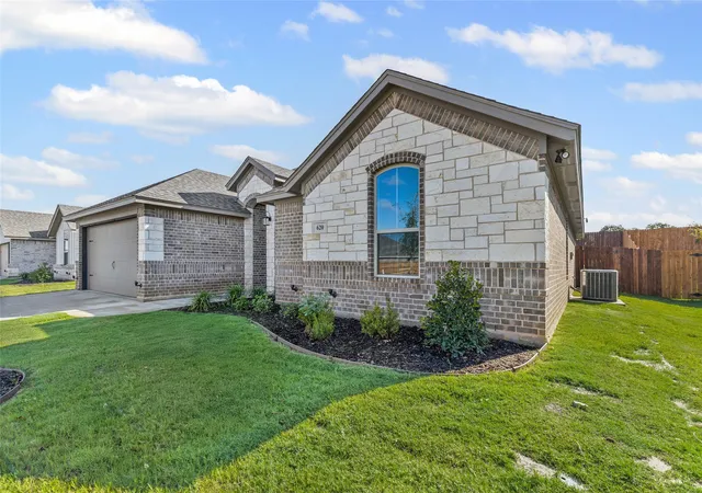 Photo 3 of Single family home for sale at 620 Jameson St, Springtown, TX 76082 | MLS# 21343321 | Listing updated on 2026-07-29