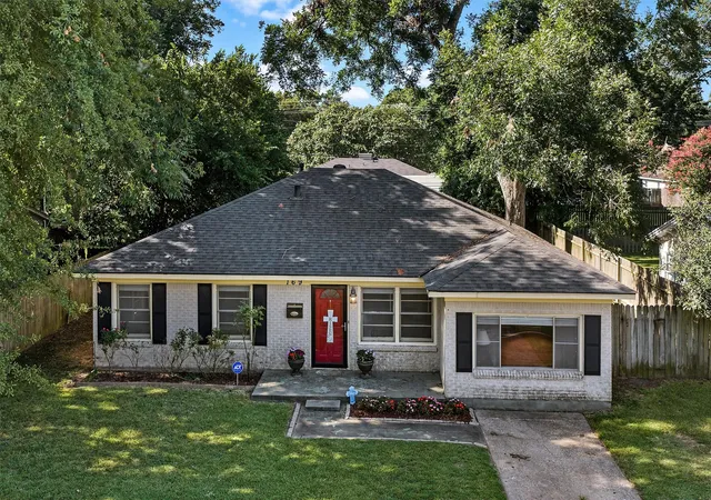 Photo 1 of Single family home for sale at 169 Bruce Ave, Shreveport, LA 71105 | MLS# 21337492 | Listing updated on 2026-10-20