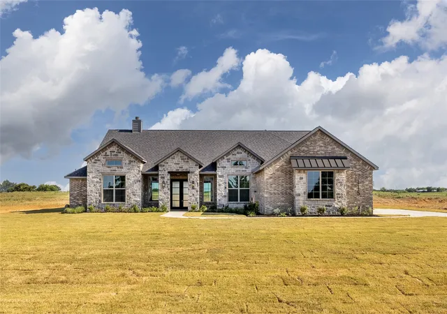 Single family home for sale at 115 Red Bud Rd, Boyd, TX 76023 | MLS# 21344031