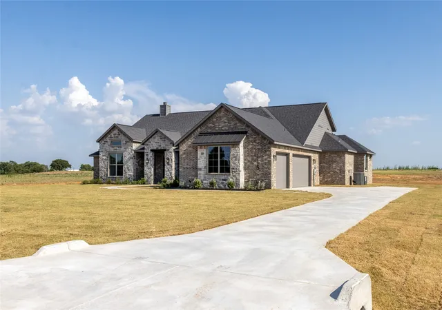 Photo 2 of Single family home for sale at 115 Red Bud Rd, Boyd, TX 76023 | MLS# 21344031 | Listing updated on 2026-09-29