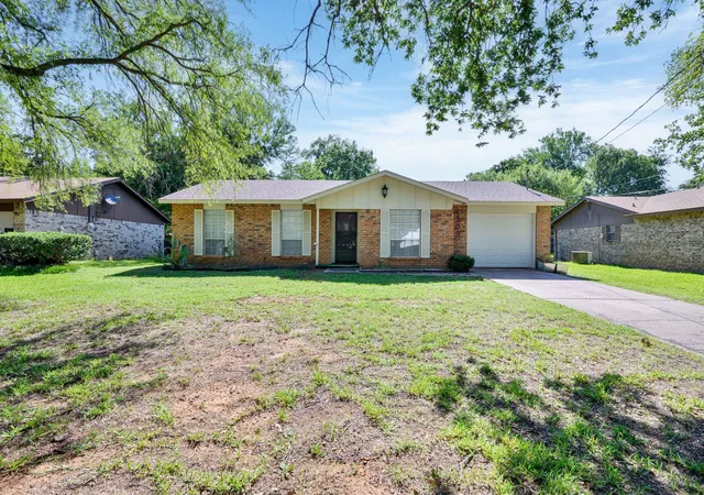 Photo 1 of Single family home for sale at 1309 East St, Graham, TX 76450 | MLS# 21343848 | Listing updated on 2026-09-30